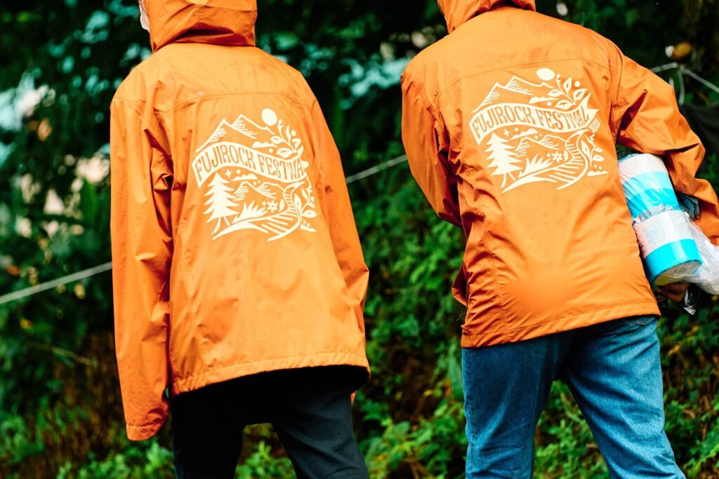 新品タグ付き フジロック コロンビア スタッフ ジャケット ジャンパー レインウェア 18 ナイロン FUJIROCK メンズ Mサイズ 2018 columbia 原宿・コロンビアで「フジロック」スタッフジャケット展 過去8年分紹介